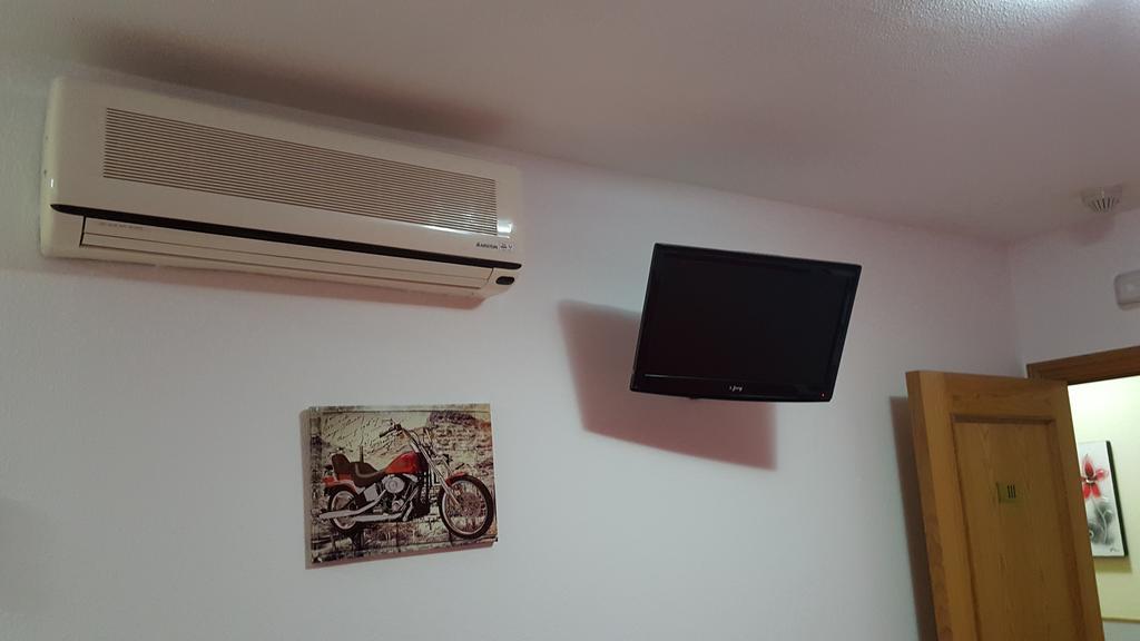 Hostal El Parque San Martín de la Vega Εξωτερικό φωτογραφία