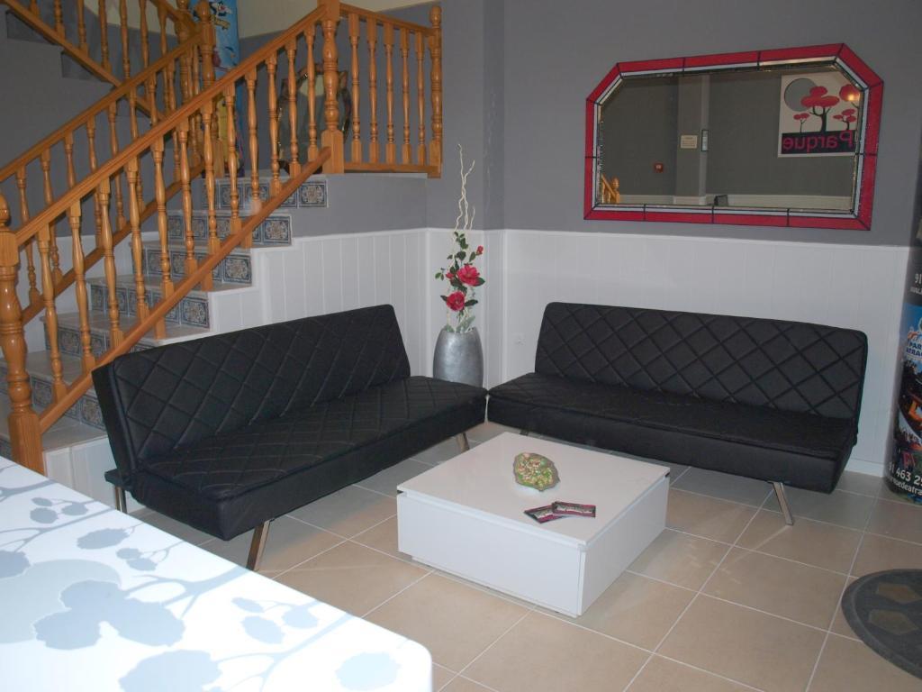 Hostal El Parque San Martín de la Vega Εξωτερικό φωτογραφία